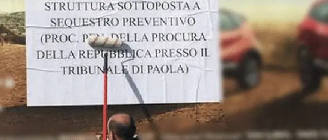 Tirreno cosentino, archiviata la maxi inchiesta sui cartelloni pubblicitari