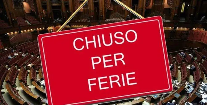 Tutti a mostrar le chiappe chiare: ferie da record per il Parlamento anti-casta