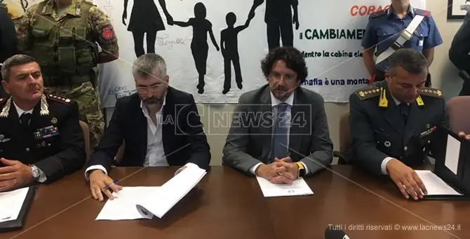 Le mani dei Cordì su Locri: «Non c’è bisogno che parliamo, basta che ci vedono»