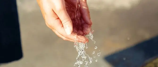 Acqua, Codacons: «Ecco le città che pagano di più per le tariffe illegittime»
