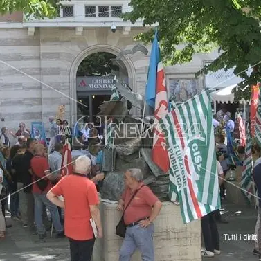 Sanità al collasso, mobilitazione dei sindacati: «Subito le assunzioni»