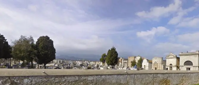 Business dei defunti, mafiosi come avvoltoi: «Quello non esce vivo dalla sala operatoria»