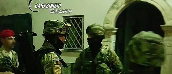 Pizzo, blitz delle “forze speciali” tra i turisti: «Sembrava un film»