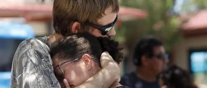 Due sparatorie in poche ore, è strage negli Usa: decine di morti e feriti