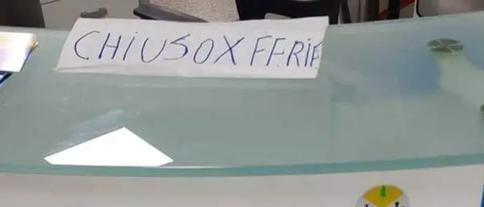 Aeroporto, infopoint chiuso: flop da 75mila euro che lede l'immagine della Calabria