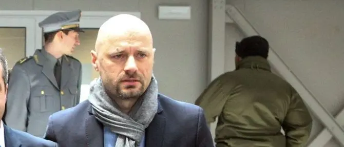 Bibbiano, il gip conferma i domiciliari per il sindaco Carletti