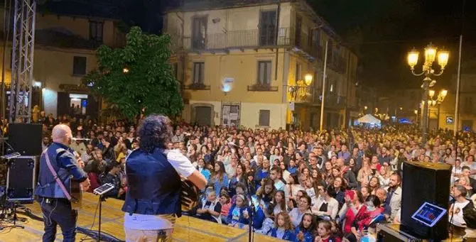 Successo di pubblico per SerraSuoni con i Parafonè e Statale 107 Bis