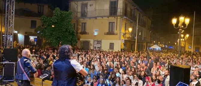 Successo di pubblico per SerraSuoni con i Parafonè e Statale 107 Bis