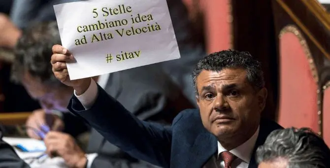 Il Senato dice Sì alla Tav, il M5s vota contro il proprio governo: è caos