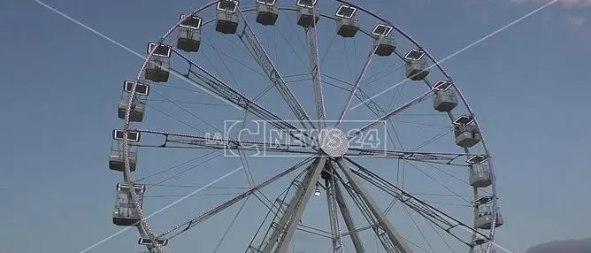 La ruota panoramica svetta su Catanzaro. Il sindaco: «Straordinaria attrazione»