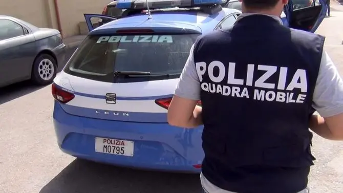 Cosenza, violenze sulla convivente davanti ai figli di 1 e 4 anni