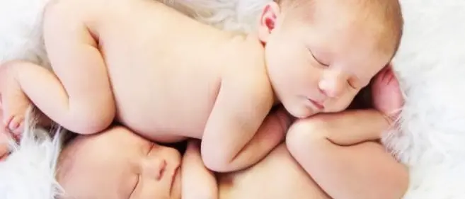 Il popolo dei gemelli a Trebisacce per il festival “Stasera vedo doppio”