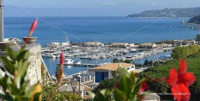 Tropea, il porto in overbooking: tappa obbligata per yacht di lusso