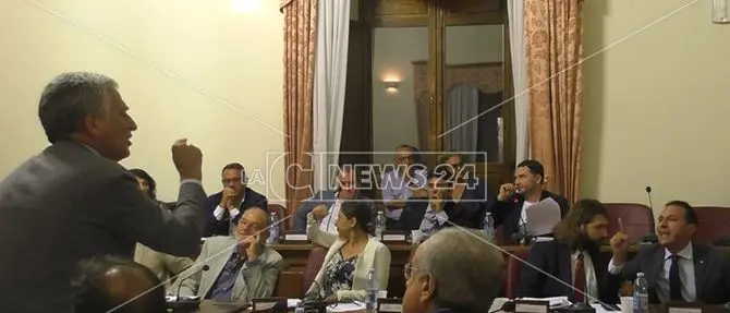 Terreni pubblici in uso ai privati, a Corigliano-Rossano tensioni in consiglio