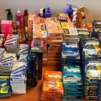 Maxi furto in un supermercato a Siderno, tre arresti