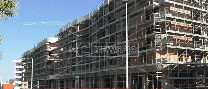 A Corigliano-Rossano un intero quartiere ostaggio di un cantiere abbandonato