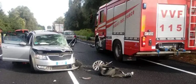 Polistena, grave incidente stradale fra un'auto e un furgone: due feriti