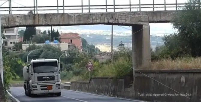 Vibo Valentia, quel ponte che cade a pezzi lungo la statale per Pizzo