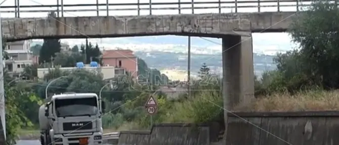 Vibo Valentia, quel ponte che cade a pezzi lungo la statale per Pizzo