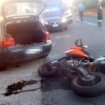 Badolato, scontro tra auto e moto sulla 106: un ferito