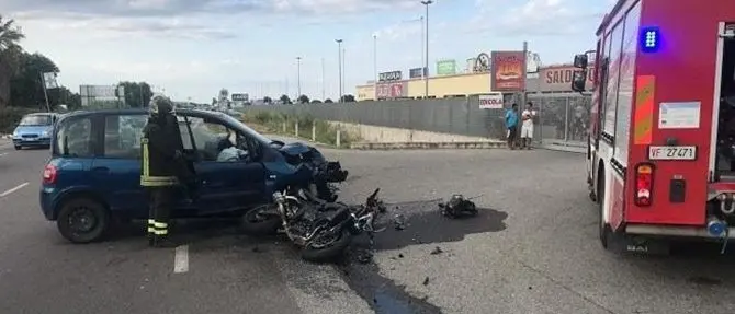 Crotone, incidente sulla 106: muore centauro 31enne
