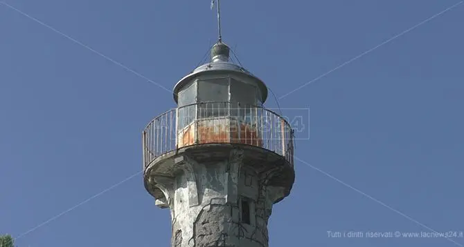 Quel vecchio faro di Capo Trionto che vuole una nuova vita