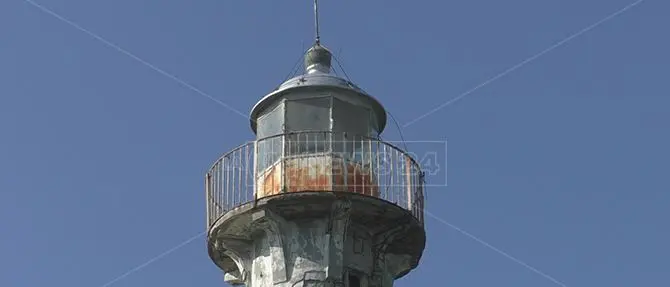 Quel vecchio faro di Capo Trionto che vuole una nuova vita