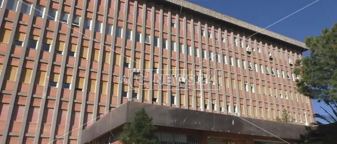 Ospedale di Paola, sostituito il gruppo elettrogeno: riprese le attività