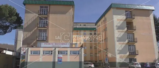 «Chiuso per 18 ore il laboratorio, pronto soccorso dell’ospedale Soveria come il catasto»