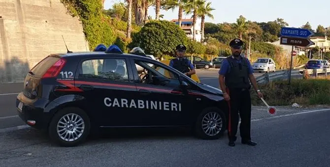 Buonvicino, pregiudicato evade dai domiciliari: passeggiava per strada