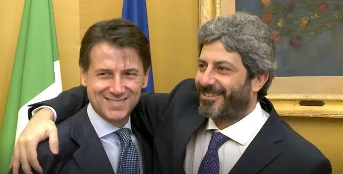 Governo, è il giorno di Conte al Senato. Fico nuovo premier?