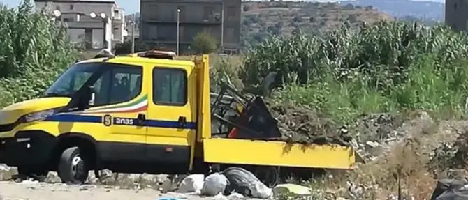 “Lordazzi di Stato”: operatori Anas sorpresi ad abbandonare rifiuti