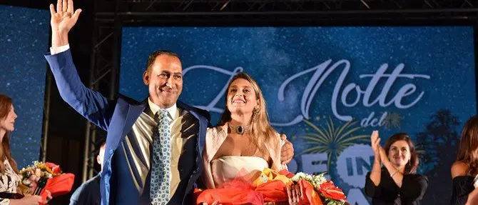 Censore tarantolato tenta di affossare il “suo” festival cantando sul palco