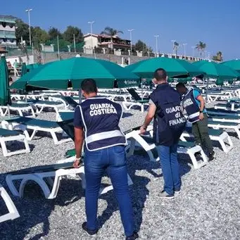 Controlli in spiaggia nel Reggino, sequestri e un arresto