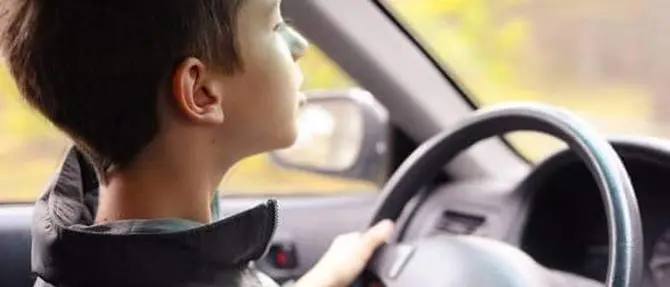 A 8 anni in autostrada a 140 all'ora: «Volevo solo guidare un po’»