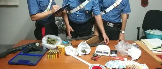 Droga, armi e munizioni: due arresti a Belvedere Marittimo