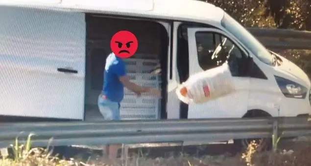 La gogna dei social e la guerra dei sindaci ai “lordazzi” a colpi di foto