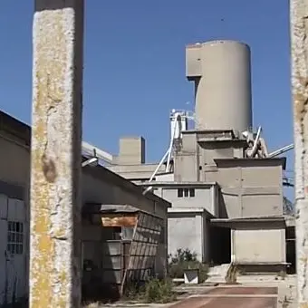 L’ex cementificio di Vibo Marina, da colosso industriale a discarica