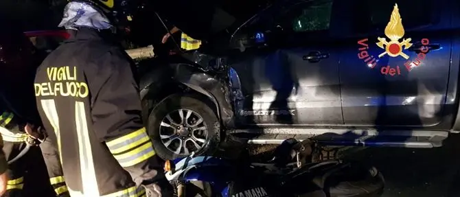 Violento scontro sulla statale 106 a Sellia, grave motociclista