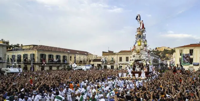 Varia di Palmi, tutto pronto per la “scasata”. Segui la DIRETTA VIDEO