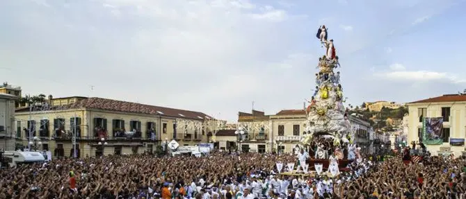 Varia di Palmi, tutto pronto per la “scasata”. Segui la DIRETTA VIDEO