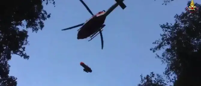 Escursionista si frattura una caviglia, recuperata dai vigili del fuoco