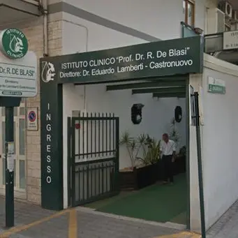 Chiude l'istituto clinico “De Blasi”, manifestazione a Reggio