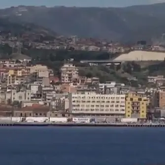 Attracco dei tir a Reggio, anche il comune di Villa San Giovanni contrario