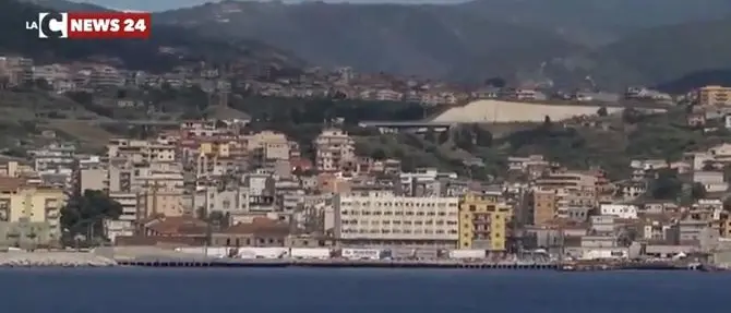 Attracco dei tir a Reggio, anche il comune di Villa San Giovanni contrario