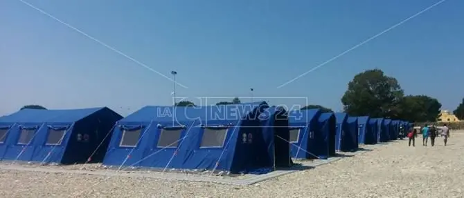 Tendopoli a San Ferdinando, disposta la sostituzione di alcune strutture