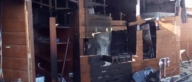 Lido balneare in fiamme nel Catanzarese, indagini in corso