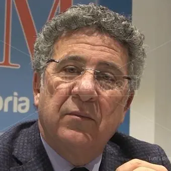 Il parroco assolve il sindaco di Fuscaldo, la replica: «Tentativi di alimentare odio»