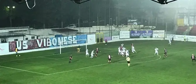 Vibonese super sotto una pioggia torrenziale