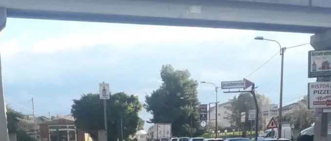 Violento impatto tra due auto sulla statale 106 a Roseto Capo Spulico